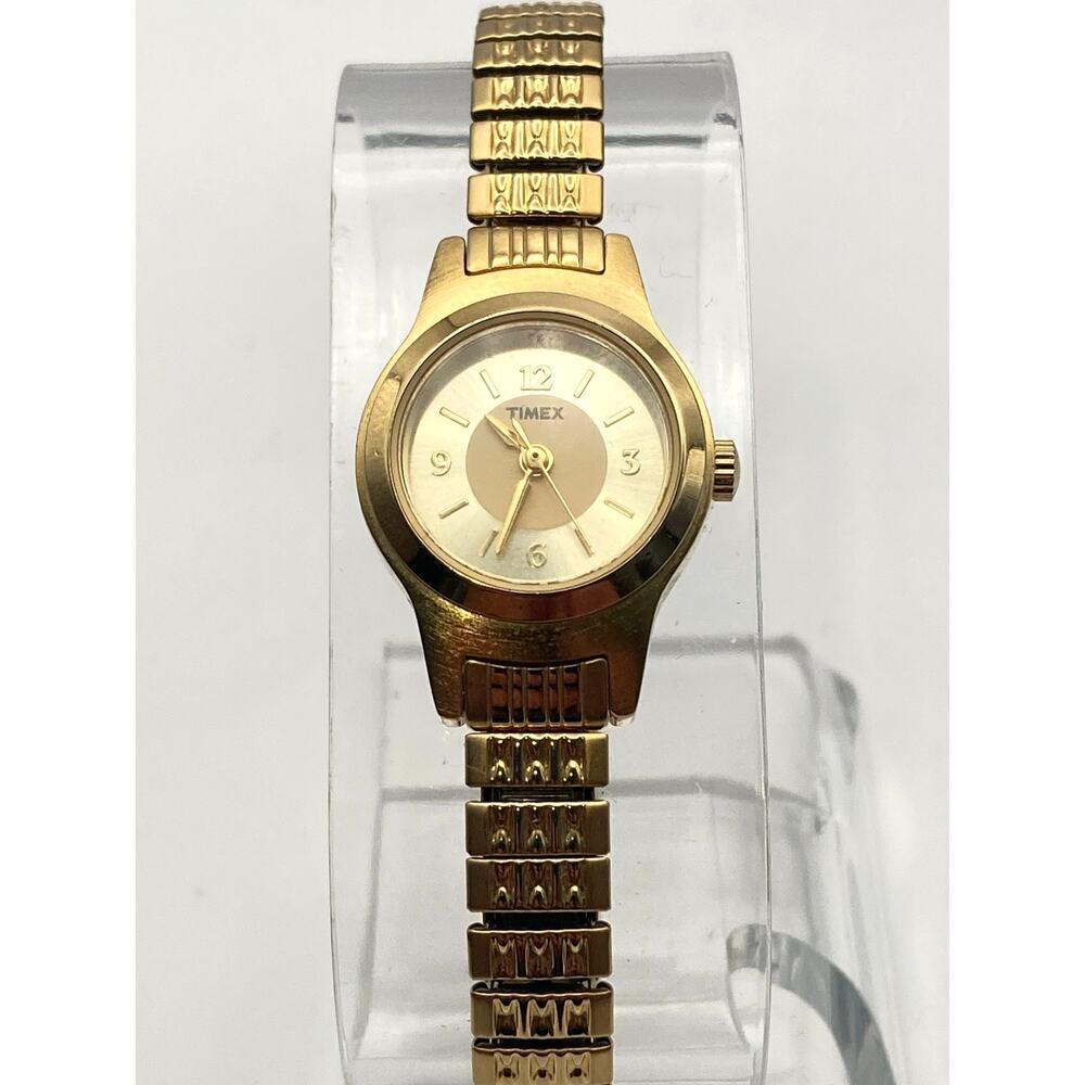 Timex Women's Petite Watch 20mm -  New Battery - WR 30m Stretch Band T2D761